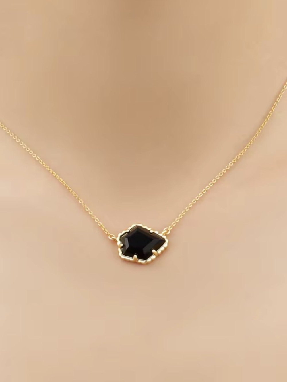 Kendra Scott Black Agate Geometric Irregular Pendant Gold Chain Clasp Closure